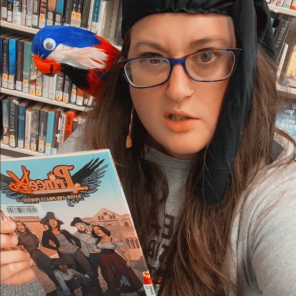 Meet your Posher, Erika - Picture 2 of 4